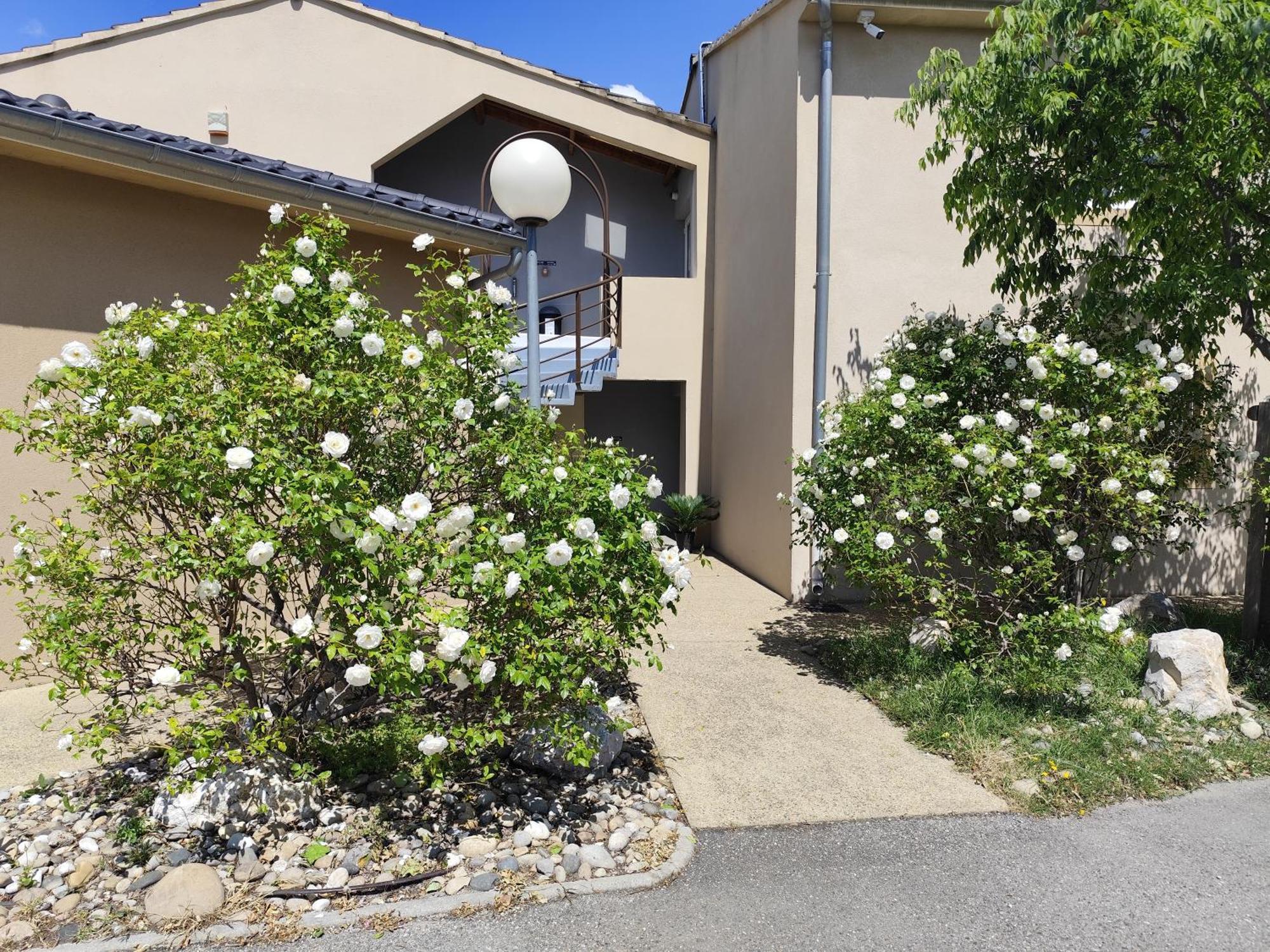 Appart'Hotel Residella House Room & Kitchen Avignon Le Pontet 勒蓬泰 外观 照片